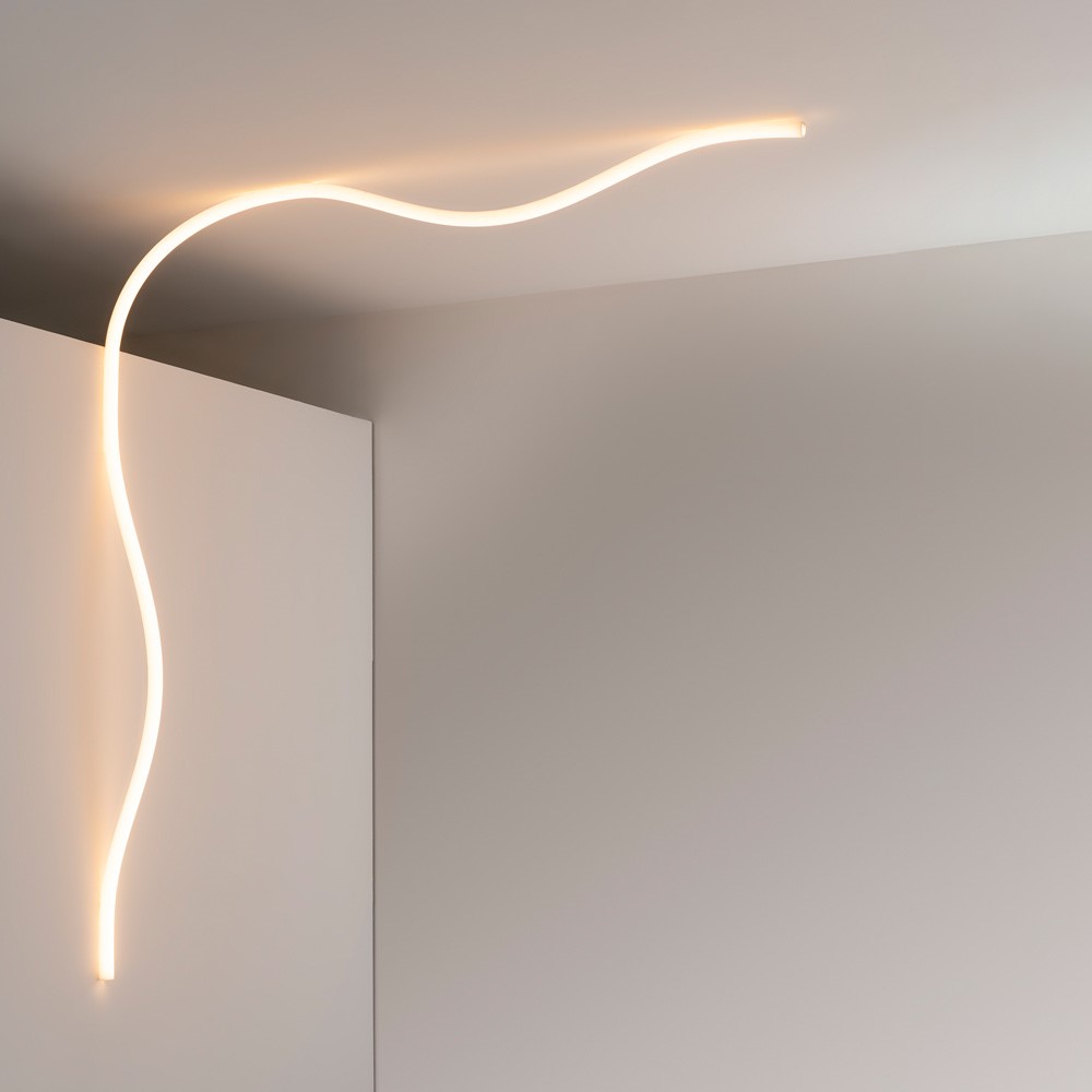 forråde Hop ind Individualitet Artemide La Linea Wall/Ceiling Light | Lightopia