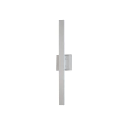 ET2 Alumilux Line Linear 120V Outdoor Wall Sconce in Satin Aluminum, sleek aluminium design for modern outdoor lighting.